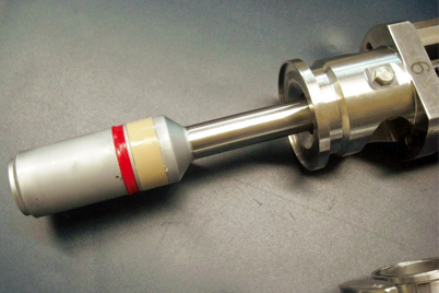 Piston-piston di pabrik pengisian yang menggunakan plain bearing iglidur®