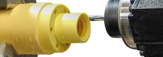 Proses turning untuk membuat komponen yang berbahan polimer performa tinggi dari iglidur®