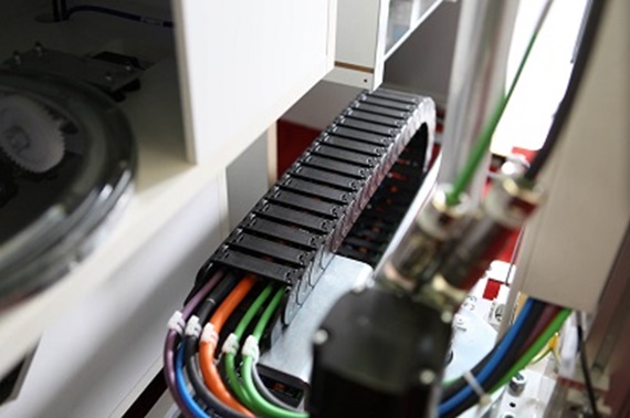 Kabel Ethernet dalam energy chain