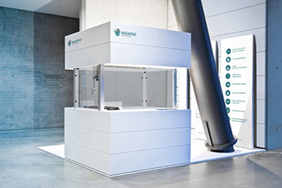 Pesan robot pengambil dengan penggerak linier