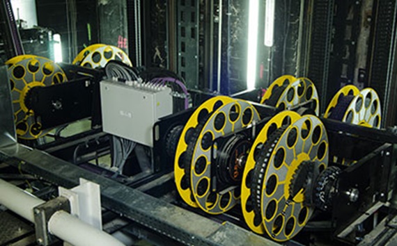 Platform dengan double-stroke