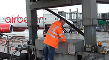 Perakitan chain jembatan boarding penumpang