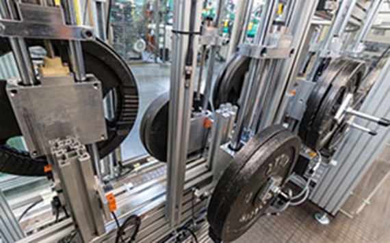 Perbandingan keausan lead-screw drive