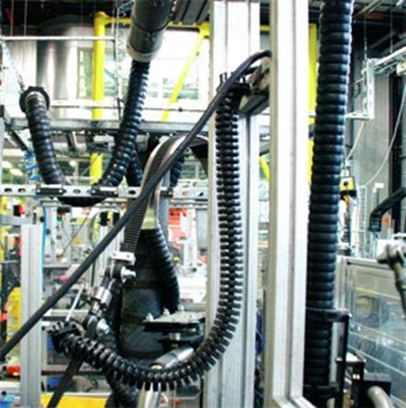 Uji torsi triflex® R di laboratorium igus®, Cologne